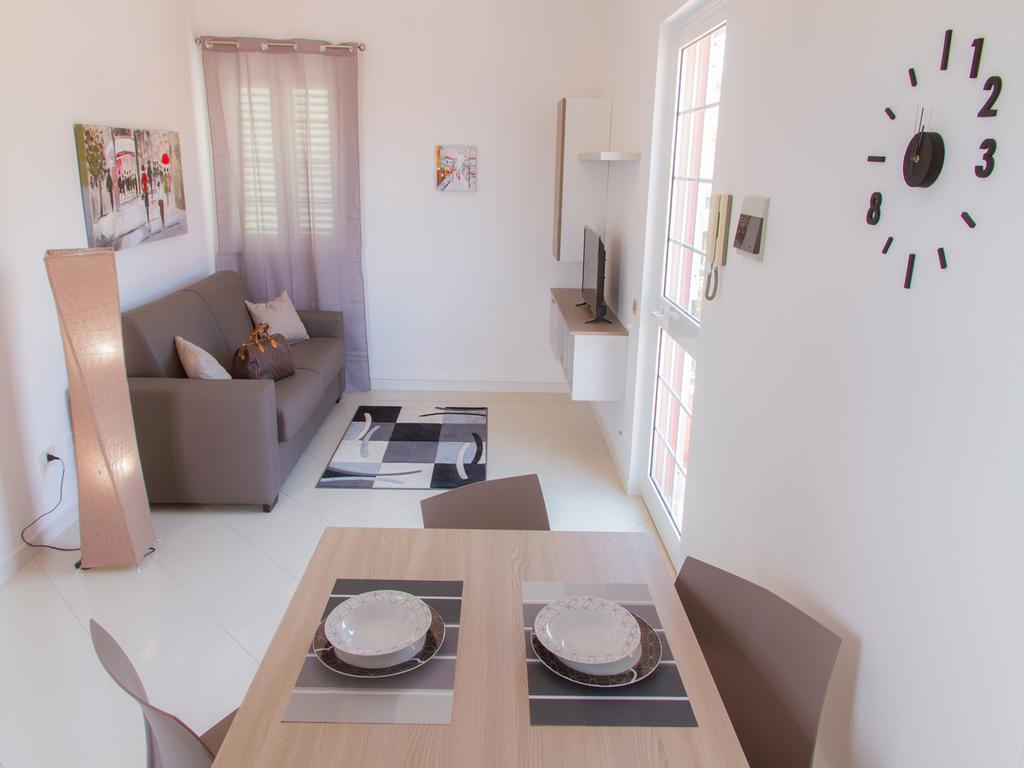Gelso Bianco Apartments Campofelice Di Roccella Eksteriør billede
