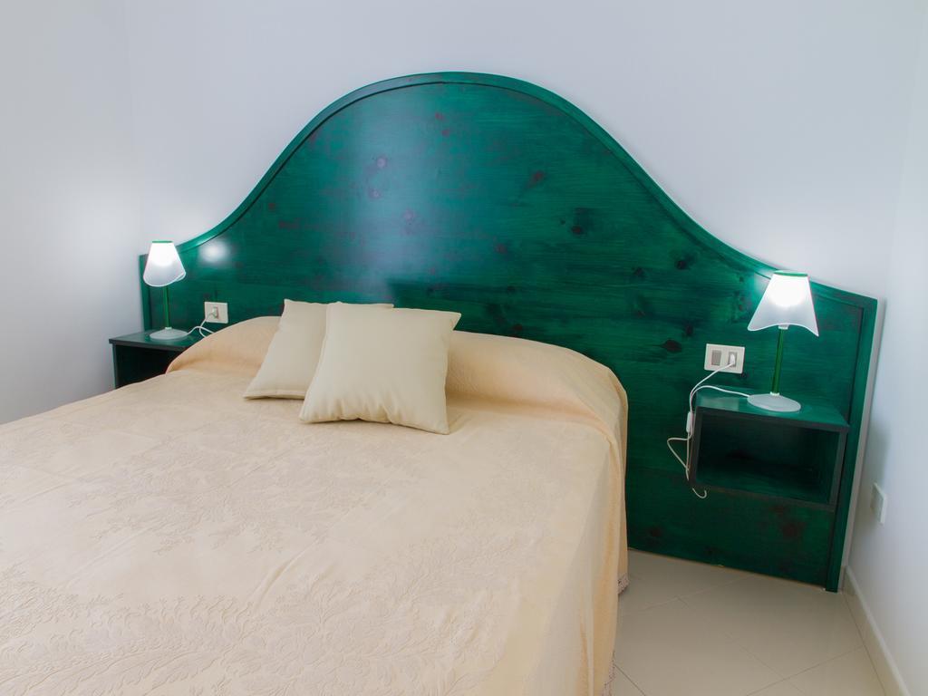 Gelso Bianco Apartments Campofelice Di Roccella Eksteriør billede