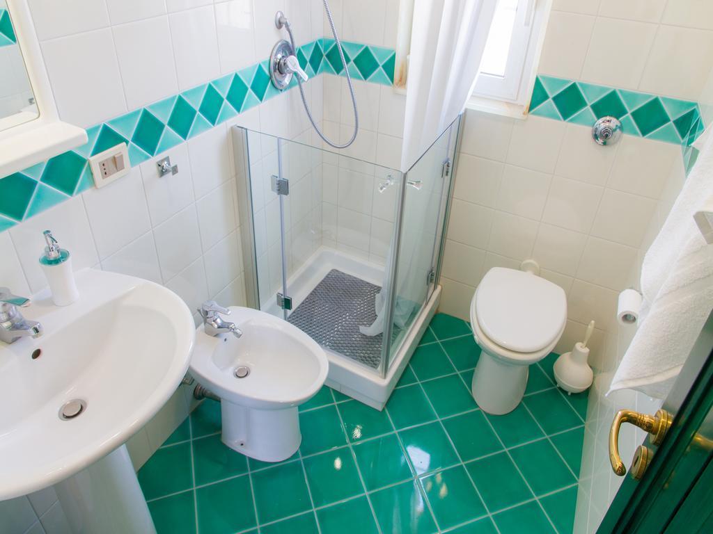 Gelso Bianco Apartments Campofelice Di Roccella Eksteriør billede